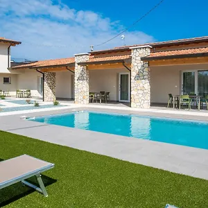  Apartment Corte Rocchetti